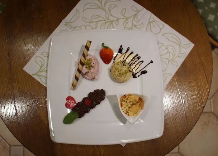 & Zum Eichenkranz Hotel Luckenwalde