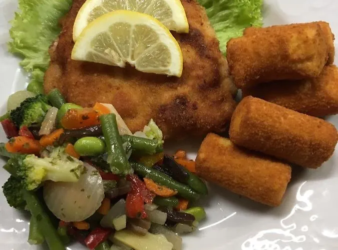 & Zum Eichenkranz Hotel Luckenwalde