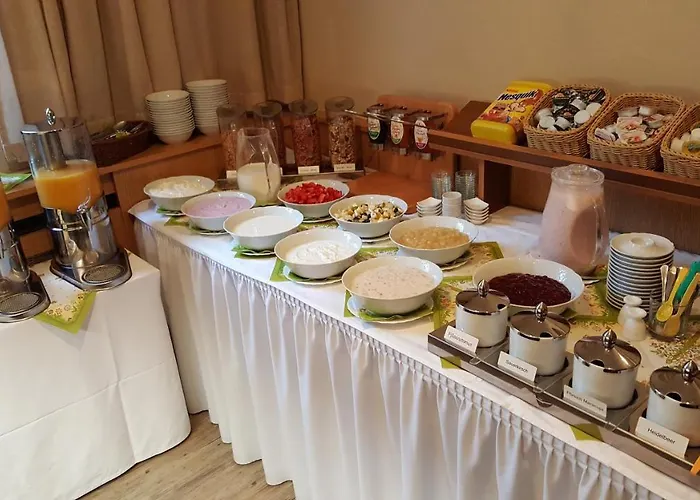 & Zum Eichenkranz Hotel Luckenwalde