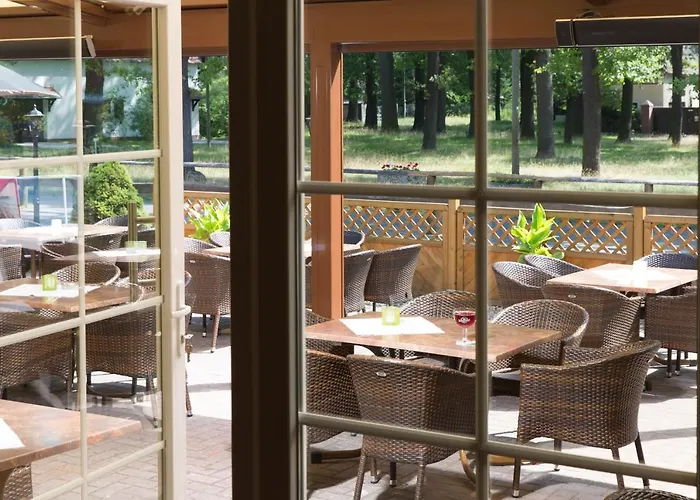 & Zum Eichenkranz Hotel Luckenwalde