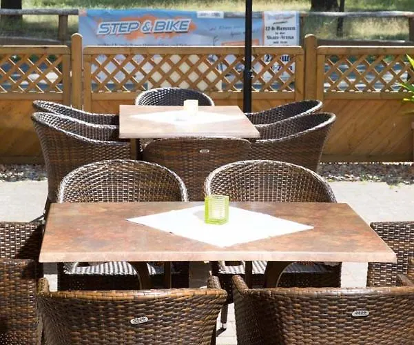 & Zum Eichenkranz Hotel